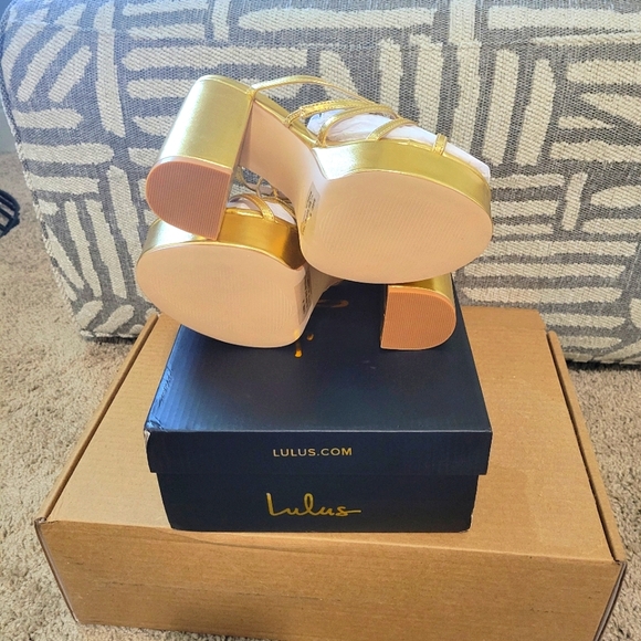 Women's Heels - Picture 4 of 5